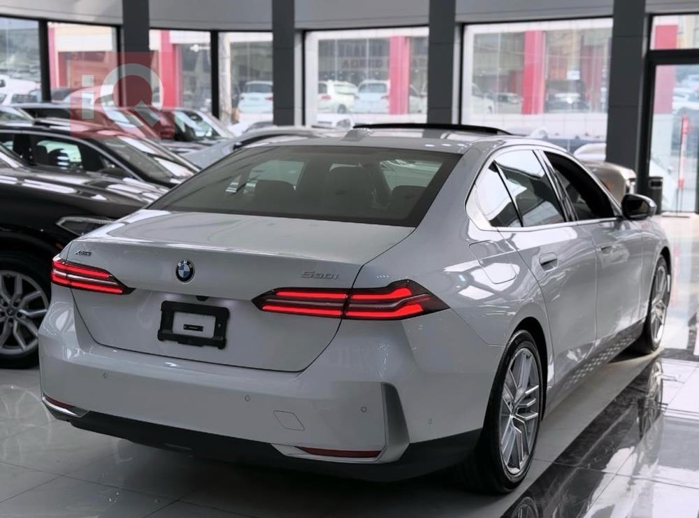 بی ئێم دەبڵیو سیریەس 5